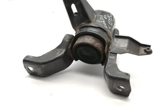 Toyota Verso-S Engine mount bracket