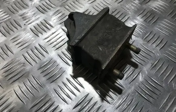 Mercedes-Benz Sprinter W901 W902 W903 W904 Engine mount bracket 9012412413 742646-14