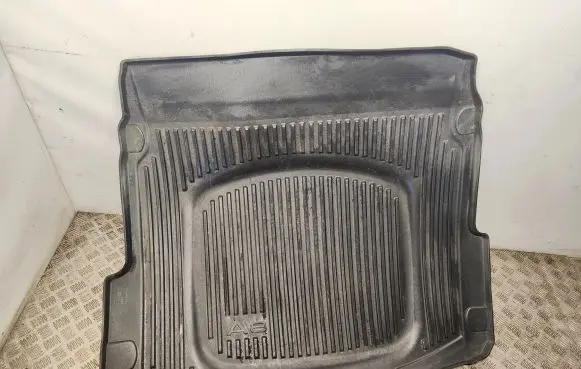 Audi A8 S8 D4 4H Rubber trunk/boot mat liner 4H0061180B
