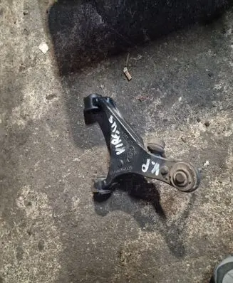 Land Rover Range Rover Sport L320 Front lower control arm/wishbone RBJ500850