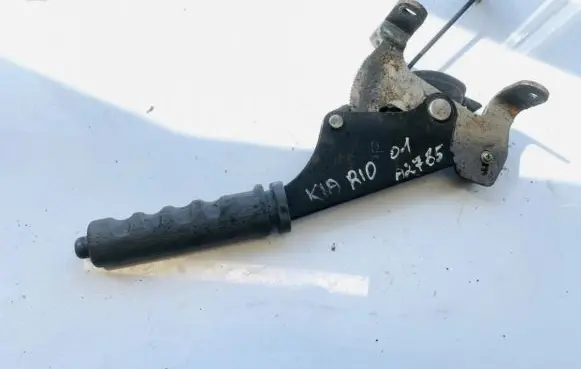 Handbrake/parking brake lever assembly