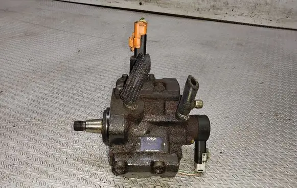 Peugeot 406 Fuel injection high pressure pump 0445010010