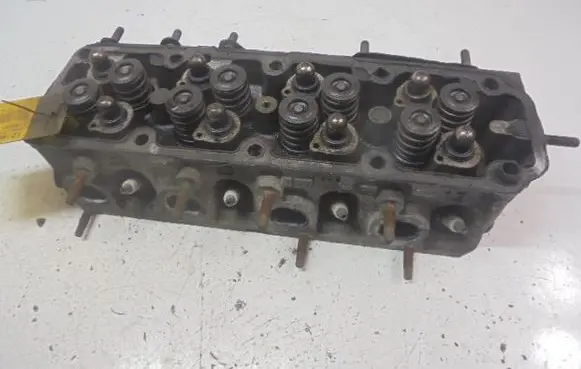 Opel Corsa B Engine head R90400110