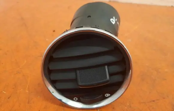 Peugeot 308 Dashboard side air vent grill/cover trim