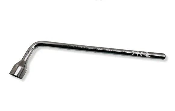 Mercedes-Benz E W212 Wheel nut wrench A2215810001