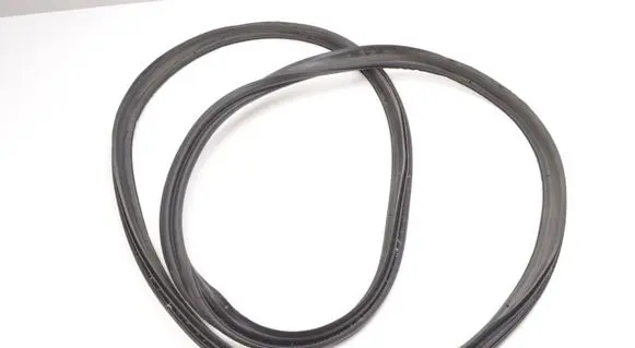 Volvo XC60 Seal rubber (tailgate) 32285672