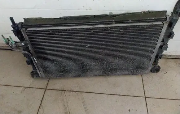 Ford Focus Radiator set 3M5H8C607RE