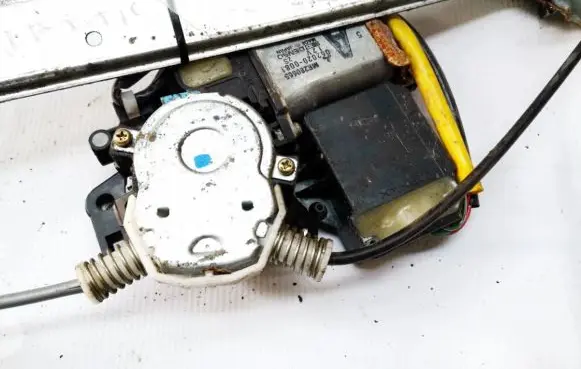 Mitsubishi Galant Front door window regulator motor mr280665 062020-0081