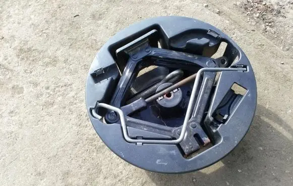 Fiat Panda II Tool set 51716187
