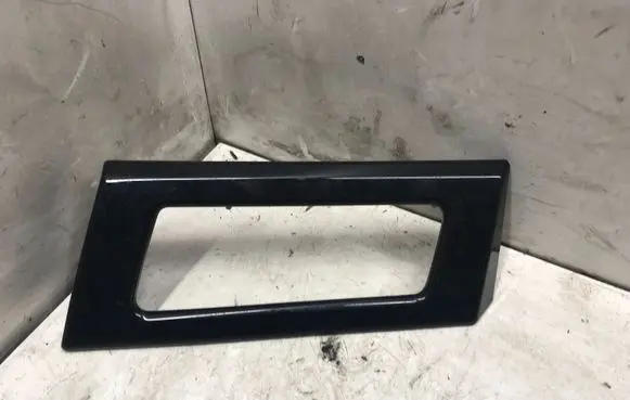 Dashboard glove box trim
