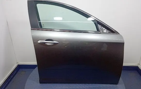 Alfa Romeo Giulietta Front door