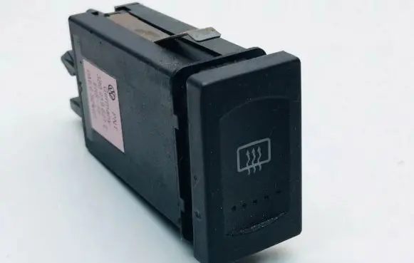 Volkswagen PASSAT B5 Windscreen/window heater switch 3B0959621E