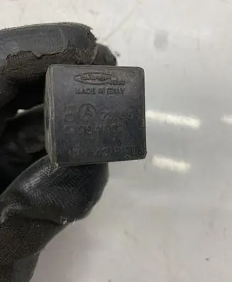 Volkswagen Golf II Other relay 2041002