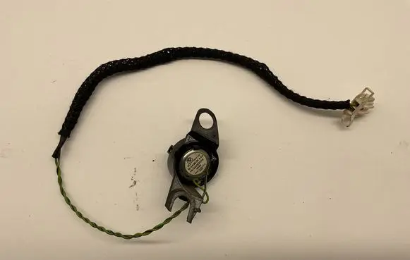Front door high frequency speaker