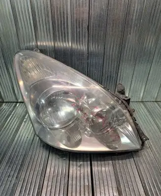 Toyota Corolla Verso AR10 Headlight/headlamp P7105RD