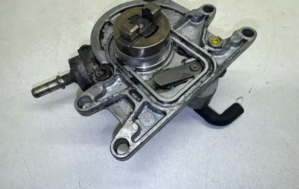 Opel Zafira A Vacuum pump 0252738