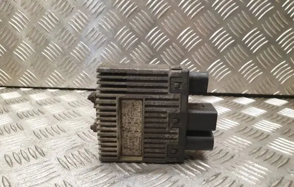 Volkswagen Transporter - Caravelle T5 Fan control module 3B0919506