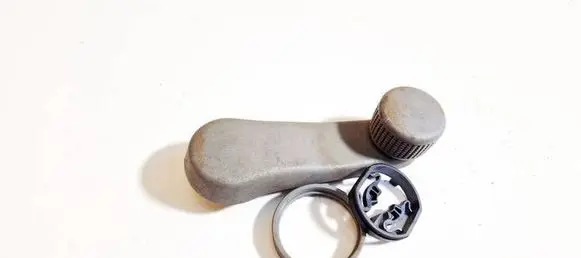 Skoda Octavia Mk1 (1U) Front door window winding handle 1h0837581d