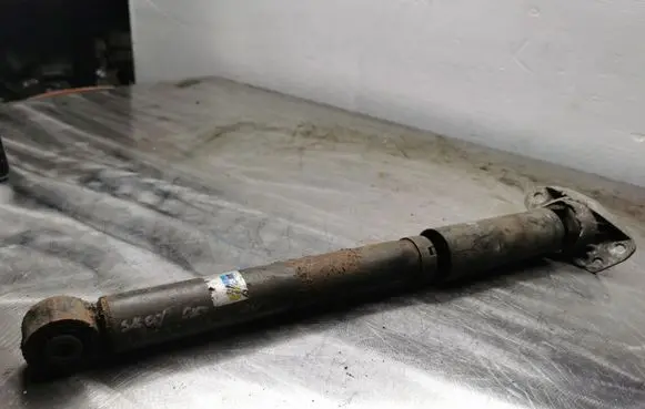 Skoda Octavia Mk2 (1Z) Rear shock absorber/damper