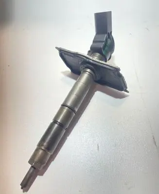 Audi A5 8T 8F Fuel injector 057130277AG
