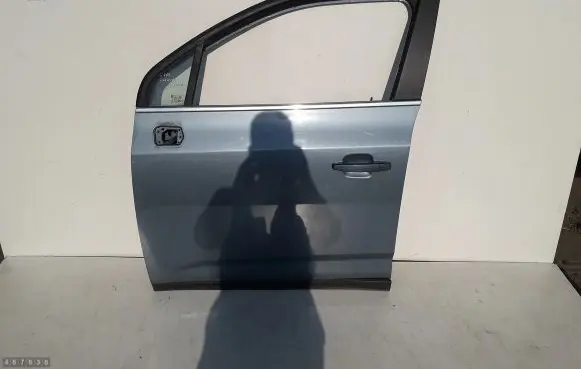 Chevrolet Orlando Front door