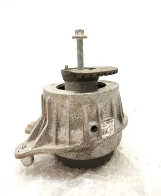 Mercedes-Benz E W238 Engine mount bracket