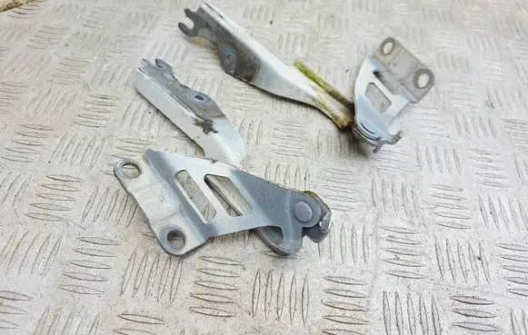 Mazda 6 Engine bonnet/hood hinges GHP9R GHP9L GHP9