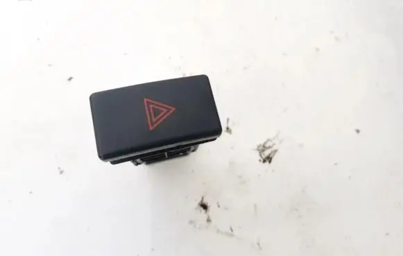 Toyota Avensis T250 Hazard light switch 157963 tr9503