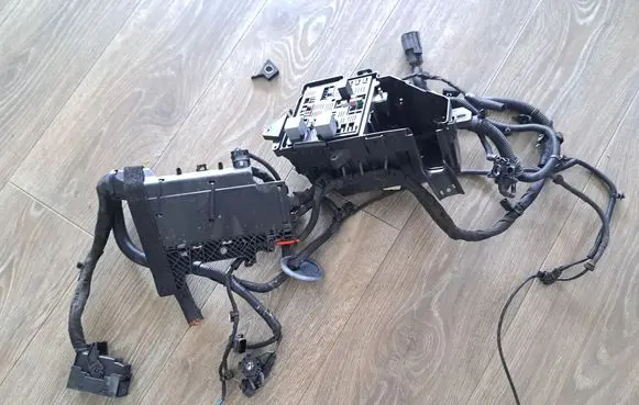 Volvo S90, V90 Fuse box set 3220011301 31398000