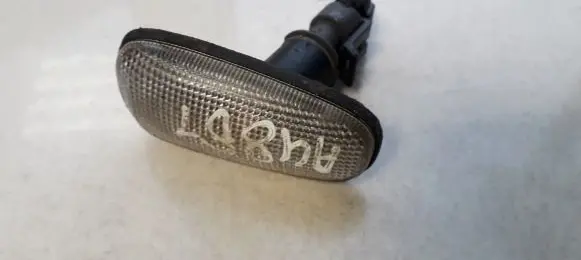 Opel Astra G Front fender indicator light 90560403