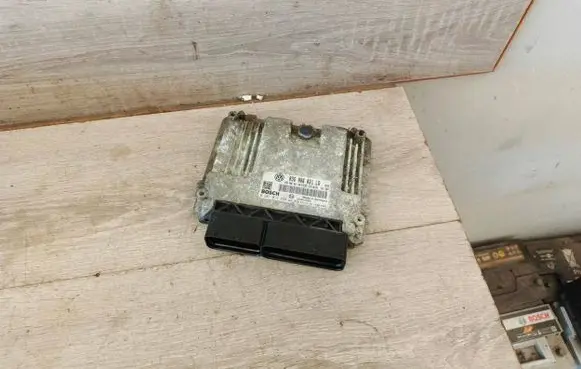 Volkswagen PASSAT B6 Engine control unit/module 03G906021LR 03G906021AN 0281013260