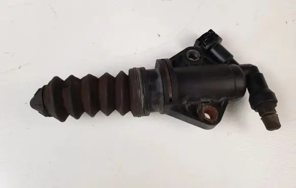 Mercedes-Benz E W212 Clutch slave cylinder A2042640027