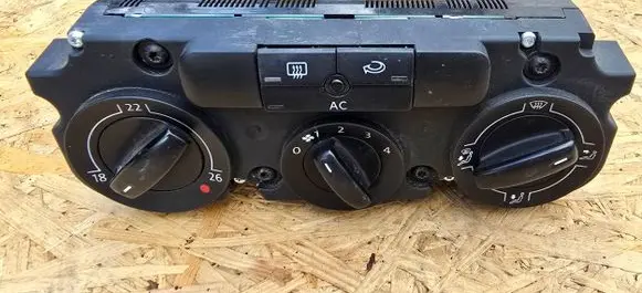 Volkswagen Tiguan Climate control unit 5M2820045A 5HB00932727