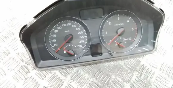 Volvo C30 Speedometer (instrument cluster) 30765310