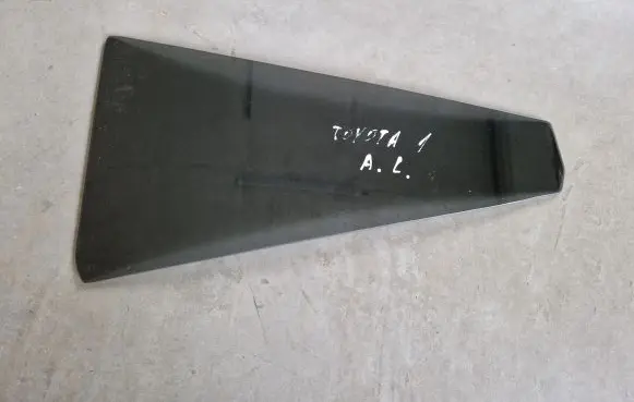 Rear vent window glass