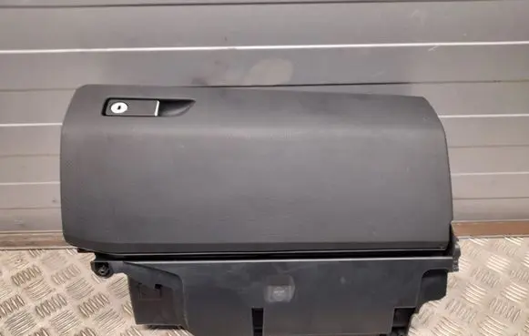 Mercedes-Benz E A207 Glove box set A2076800213