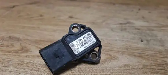 Volkswagen PASSAT B6 Air pressure sensor 0281002401