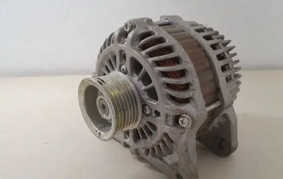 Nissan Juke I F15 Generator/alternator 231001KA1M