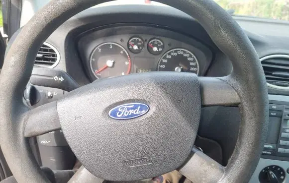 Ford Focus Steering wheel