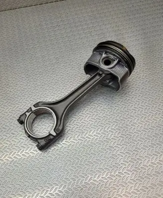 Volkswagen Taigo Piston with connecting rod