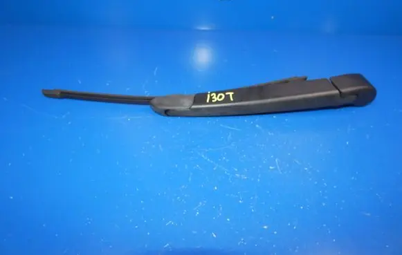 Hyundai i30 Rear wiper blade arm 