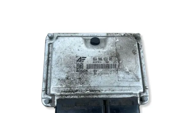 Volkswagen Sharan Engine control unit/module 06A906032QM 0261208689 1039S05648
