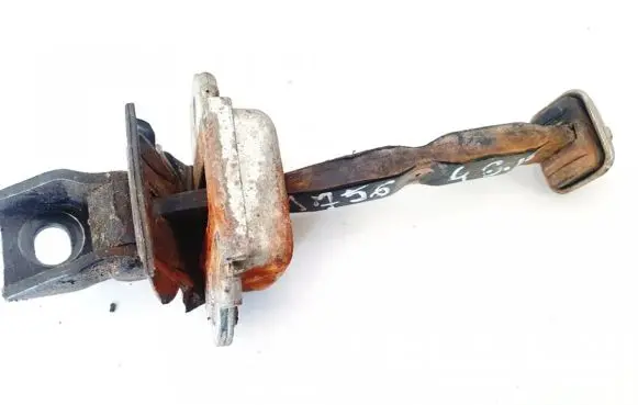 Skoda Octavia Mk2 (1Z) Rear door check strap stopper