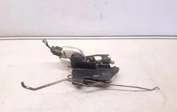 Mitsubishi Galant Front door lock 98928C