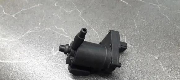 Mercedes-Benz C W203 Valve vacuum A2038000478