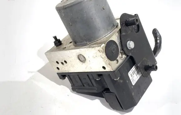 BMW 5 E39 ABS Pump 6750383