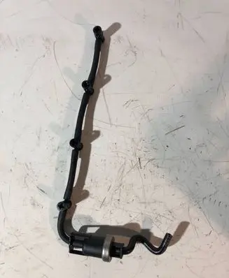 Audi A4 S4 B8 8K Fuel return line/hose ckr2136300