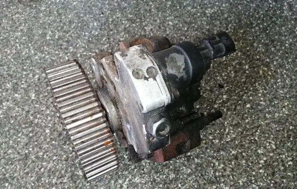 Renault Espace - Grand espace IV Fuel injection high pressure pump 0445010031 8200055072