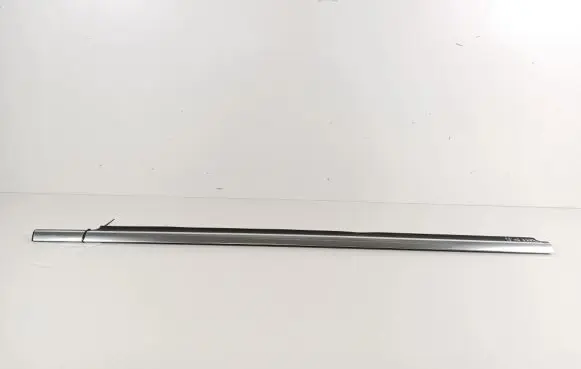Mercedes-Benz GLK (X204) Front door glass trim molding A2047252265