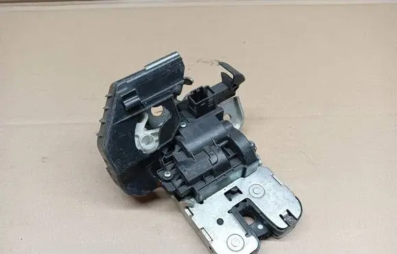 Audi A1 Tailgate/trunk/boot lock/catch/latch 8K9827505 11300710